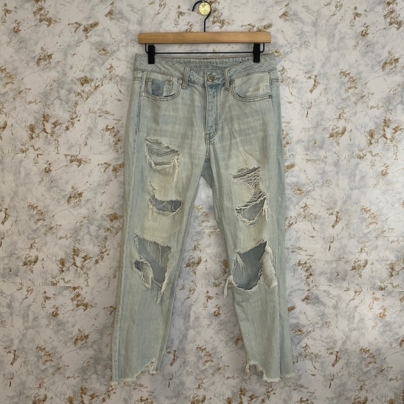 American Eagle Outfitters TomGirl Vintage Distressed Jeans l SIZE 2 - Picture 1 of 12
